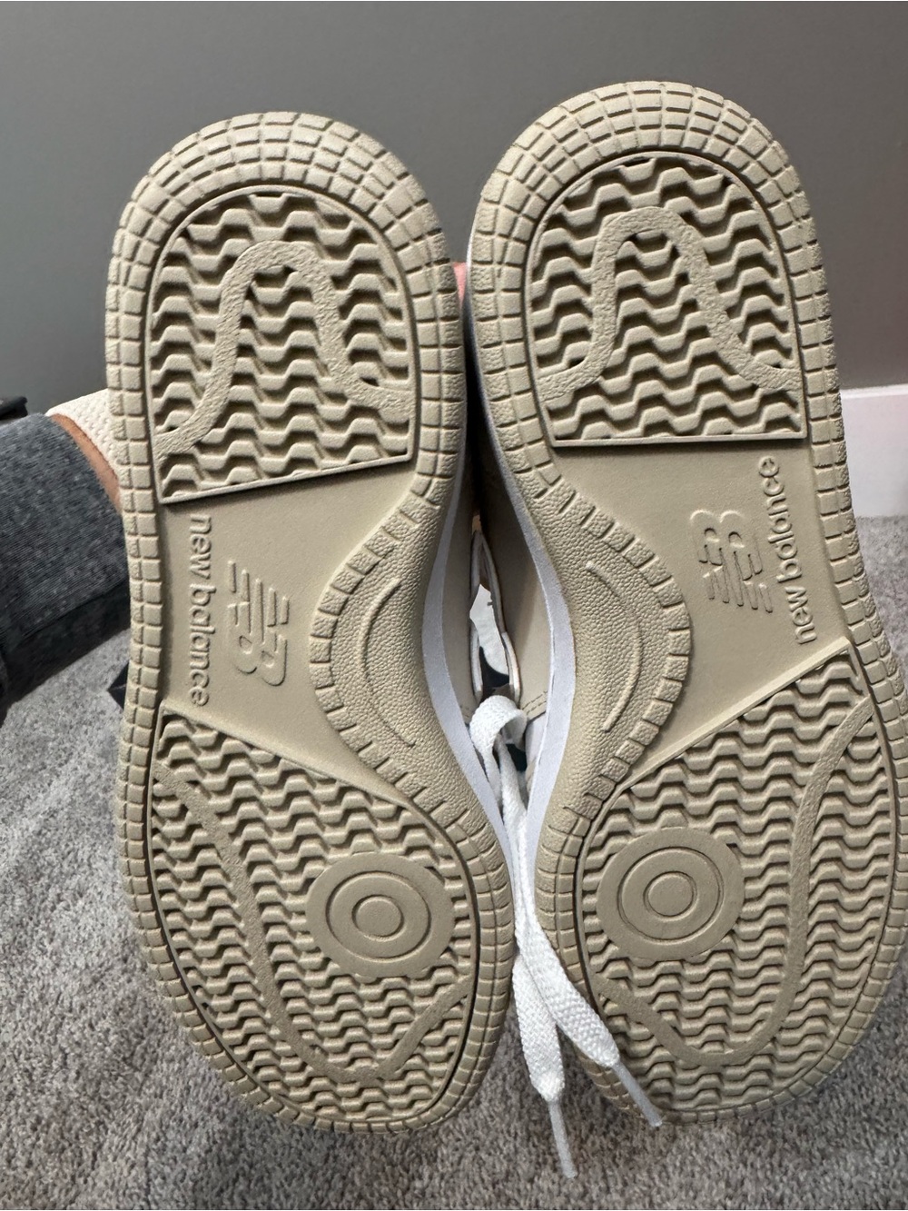 New Balance 480 White and Beige Low-Top Sneakers - Picture 2 of 5